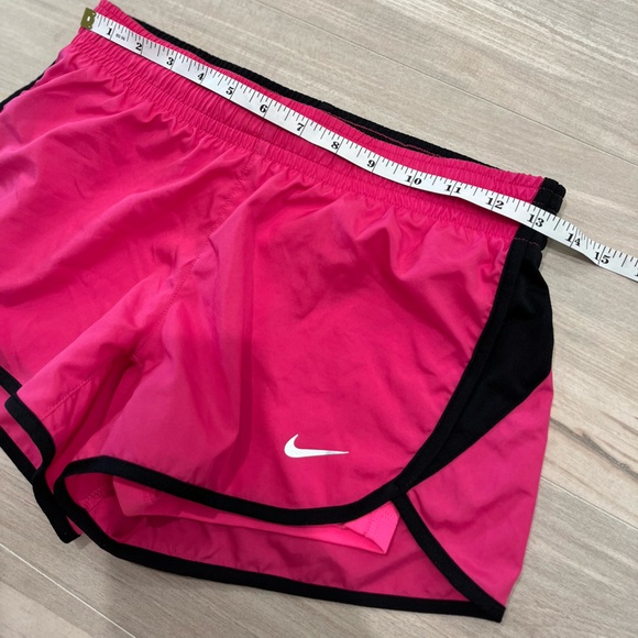 Nike Woman’s Dri Fit Running Shorts Barbie Pink Size XS - Picture 9 of 12